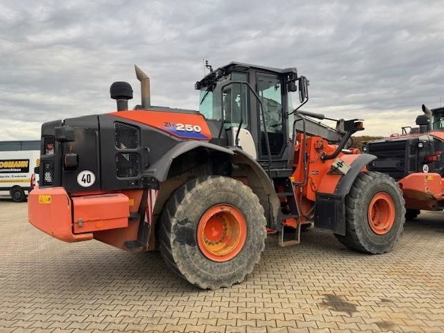 Hitachi ZW 250-6 - Rataslaadur: pilt 3 Hitachi ZW 250-6 - Rataslaadur: pilt 3