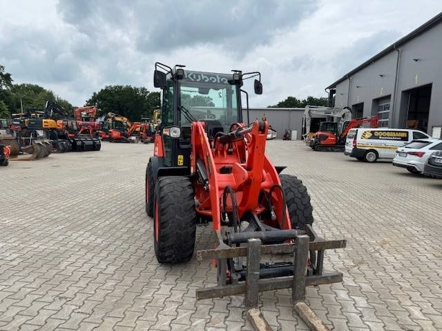 Kubota R 090 - Rataslaadur: pilt 4 Kubota R 090 - Rataslaadur: pilt 4