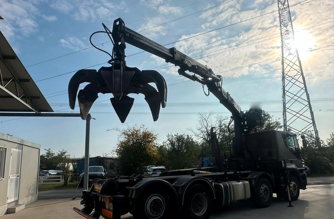Motrice Iveco scarrabile con gru caricante - Konkstõstukiga veoauto, Kraanaga veoauto: pilt 3 Motrice Iveco scarrabile con gru caricante - Konkstõstukiga veoauto, Kraanaga veoauto: pilt 3