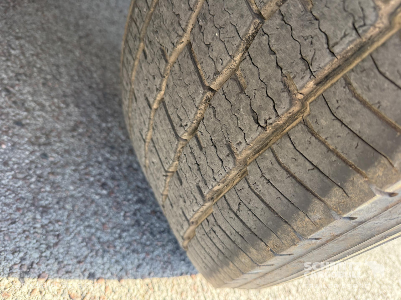 KAESSBOHRER Tipper Steel half pipe body 27m³ - Kallur-poolhaagis: pilt 5 KAESSBOHRER Tipper Steel half pipe body 27m³ - Kallur-poolhaagis: pilt 5