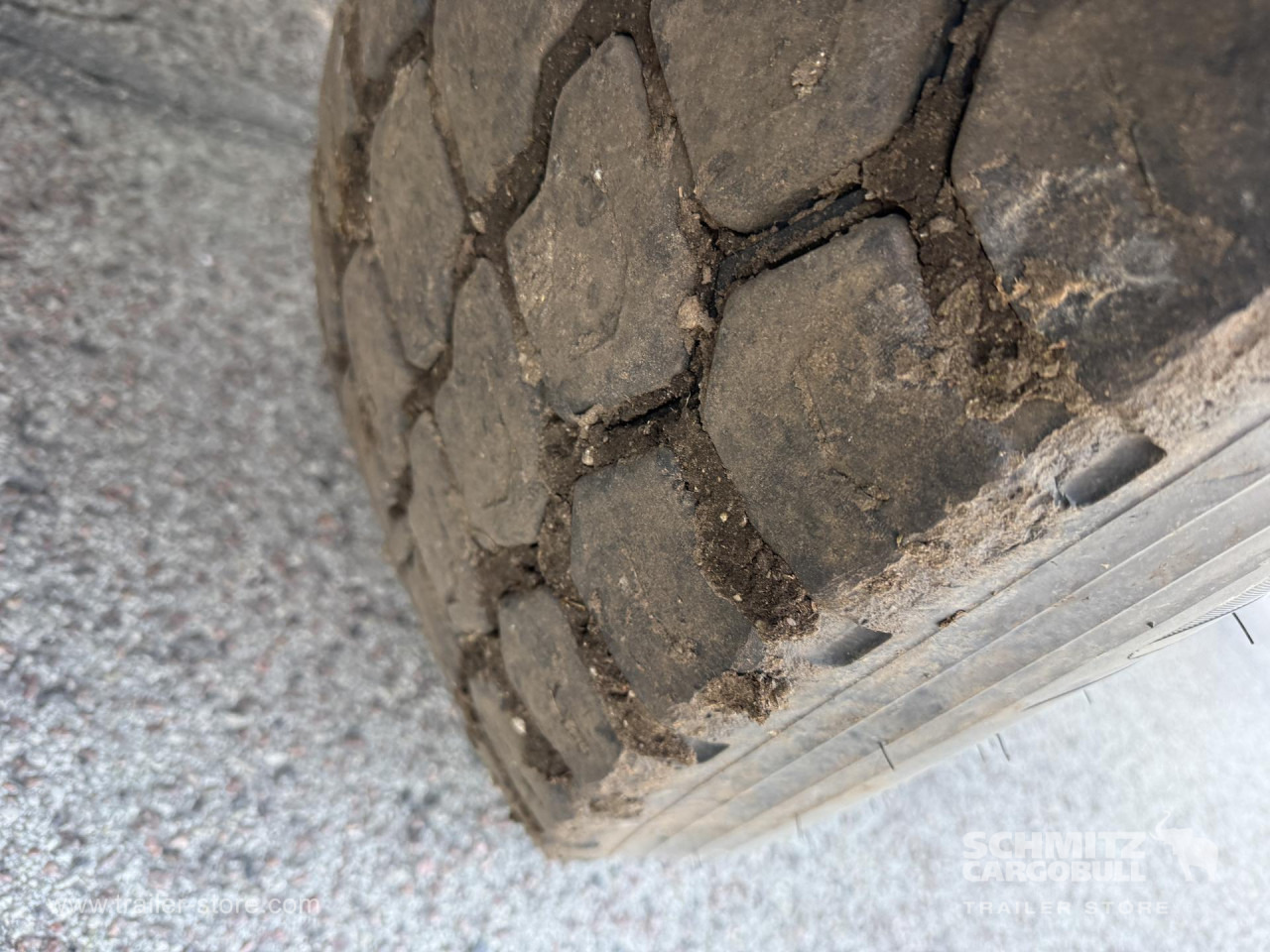 KAESSBOHRER Tipper Steel half pipe body 27m³ - Kallur-poolhaagis: pilt 2 KAESSBOHRER Tipper Steel half pipe body 27m³ - Kallur-poolhaagis: pilt 2