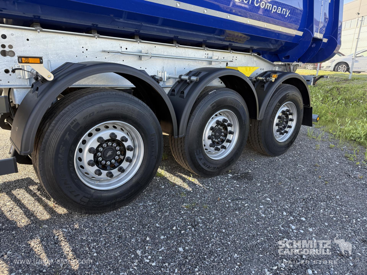 SCHMITZ Tipper Steel half pipe body 24m³ - Kallur-poolhaagis: pilt 2 SCHMITZ Tipper Steel half pipe body 24m³ - Kallur-poolhaagis: pilt 2