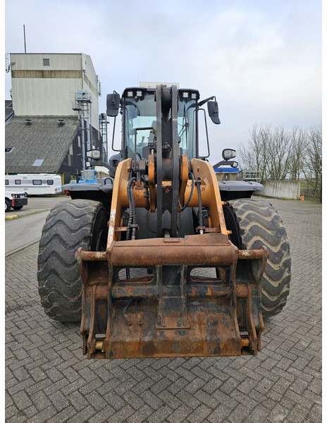 Case 821G - Rataslaadur: pilt 2 Case 821G - Rataslaadur: pilt 2