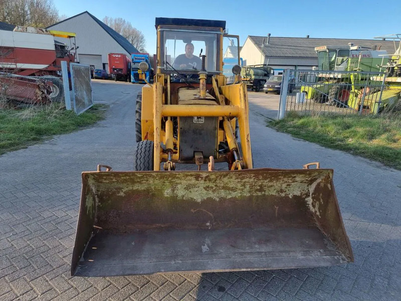 John Deere JD410 - Traktor: pilt 3 John Deere JD410 - Traktor: pilt 3