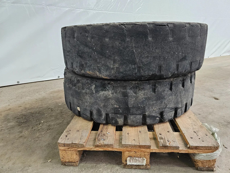 Michelin FULL RUBBER - 315/80R22.5 - Rehv - Veoauto: pilt 3 Michelin FULL RUBBER - 315/80R22.5 - Rehv - Veoauto: pilt 3