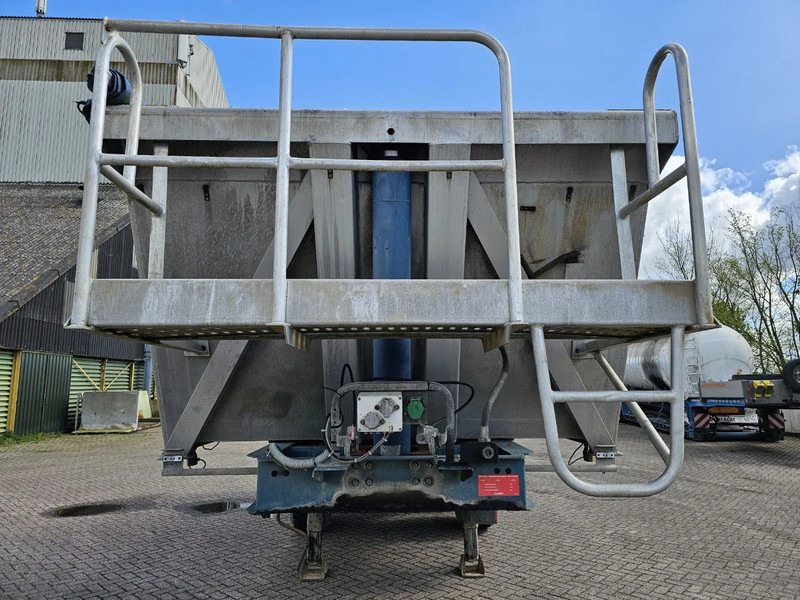 Onbekend STEEL CHASSIS - ALU BUCKET - STEELSPRING - DRUM BRAKES - Kallur-poolhaagis: pilt 2 Onbekend STEEL CHASSIS - ALU BUCKET - STEELSPRING - DRUM BRAKES - Kallur-poolhaagis: pilt 2