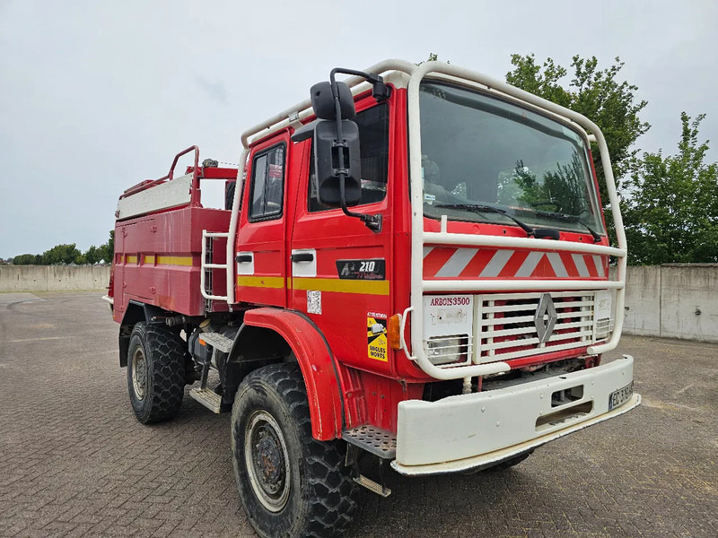 Renault M210 Arbois 3500L - Tuletõrjeauto: pilt 3 Renault M210 Arbois 3500L - Tuletõrjeauto: pilt 3