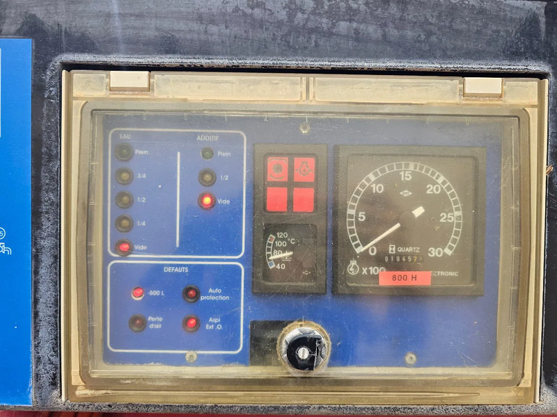 Tuletõrjeauto Renault M210 Arbois 3500L: pilt 17