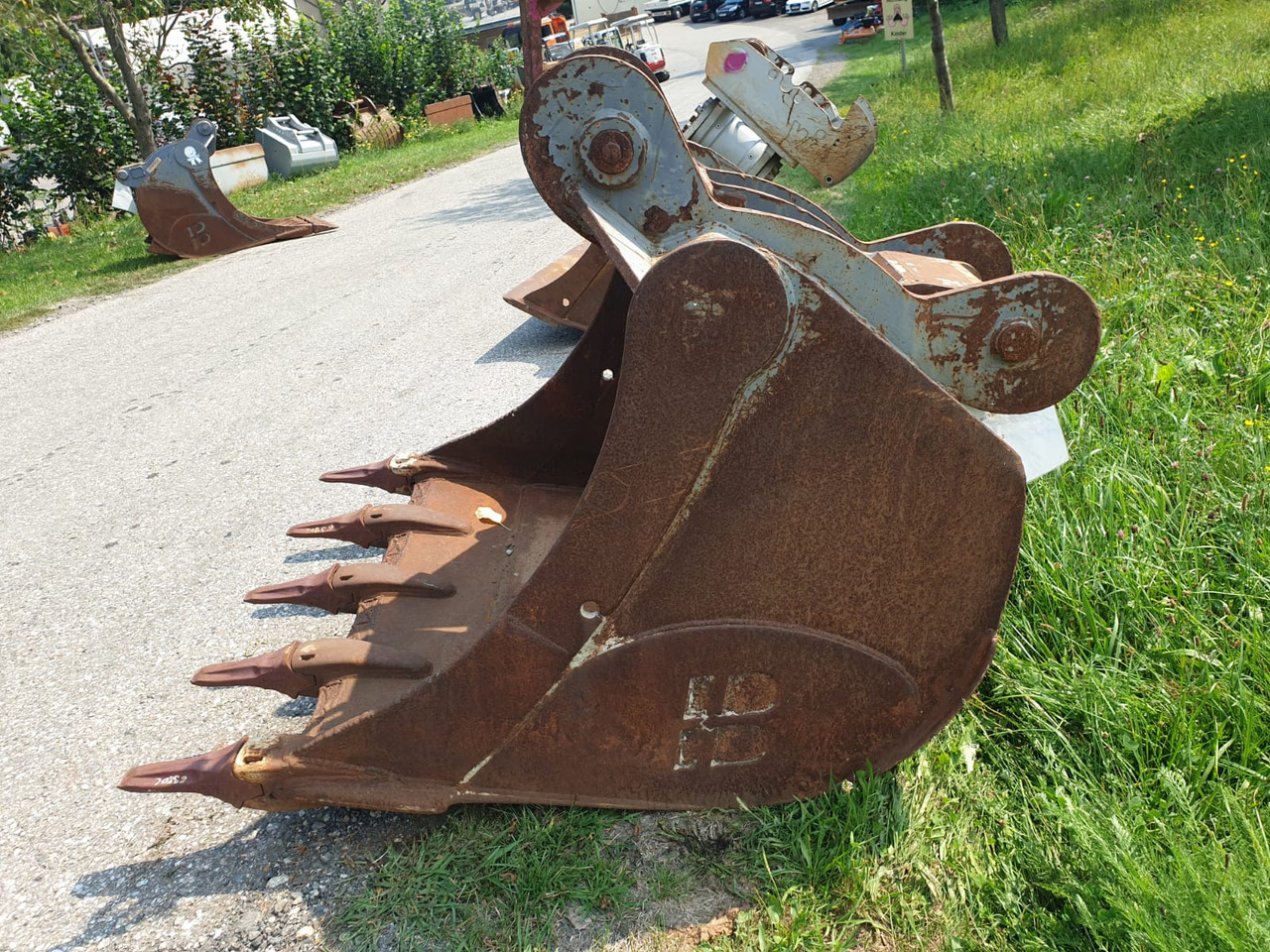 Baumaschinentechnik Bucket 120 cm with SW2 - Ekskavaatori kopp - Lintekskavaator: pilt 2 Baumaschinentechnik Bucket 120 cm with SW2 - Ekskavaatori kopp - Lintekskavaator: pilt 2