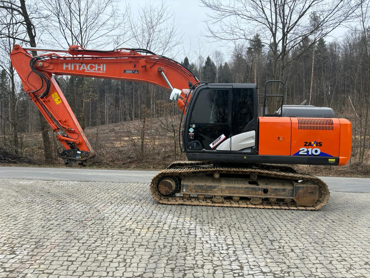 HITACHI ZX 210-6 - Lintekskavaator: pilt 1 HITACHI ZX 210-6 - Lintekskavaator: pilt 1
