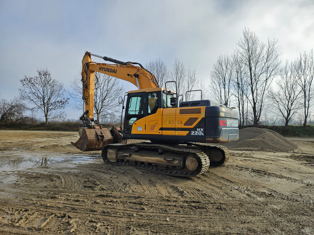 HYUNDAI HX 220 L - Lintekskavaator: pilt 2 HYUNDAI HX 220 L - Lintekskavaator: pilt 2