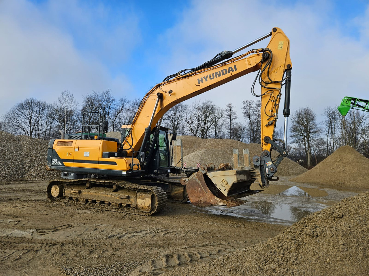 HYUNDAI HX 220 L - Lintekskavaator: pilt 4 HYUNDAI HX 220 L - Lintekskavaator: pilt 4