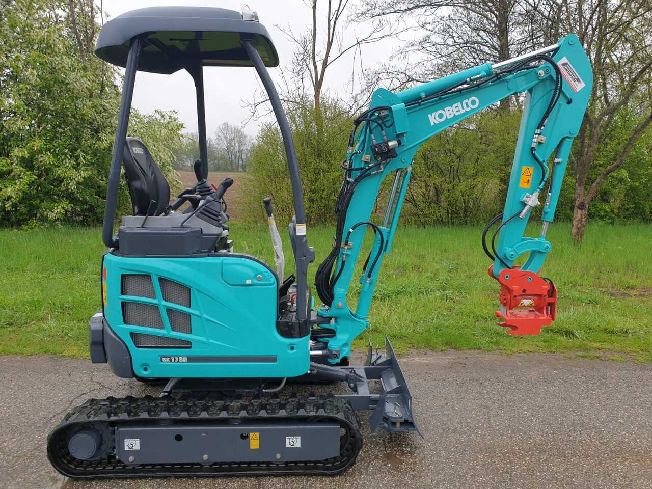 KOBELCO SK 17 SR-3E - Miniekskavaator: pilt 2 KOBELCO SK 17 SR-3E - Miniekskavaator: pilt 2