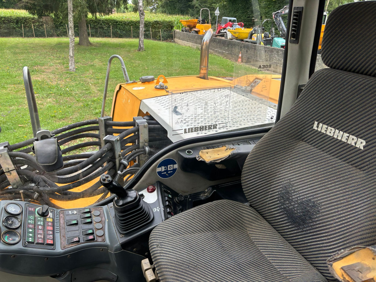 Ratastel ekskavaator LIEBHERR A 309 Litronic: pilt 10