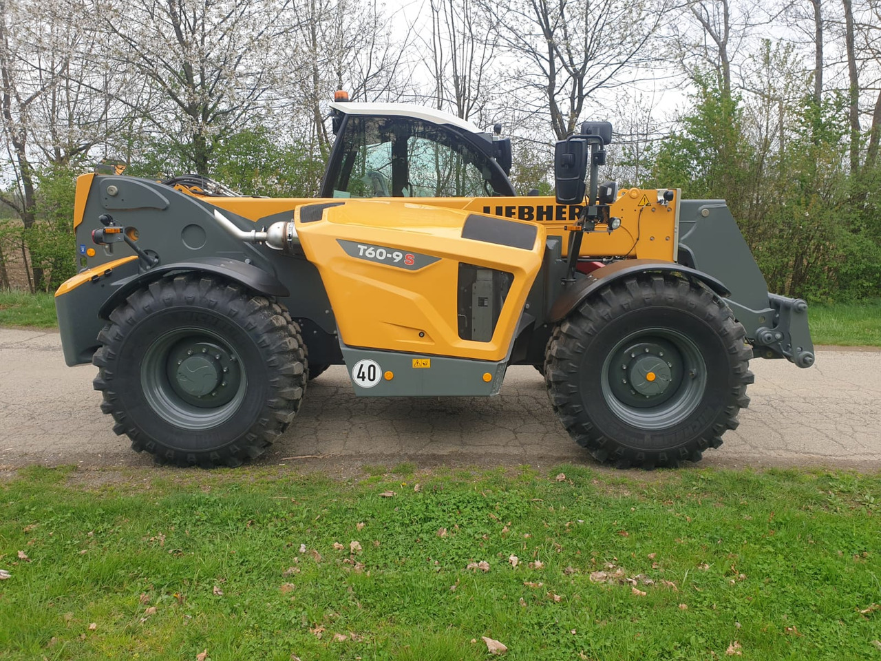 LIEBHERR T 60-9s - Teleskooplaadur: pilt 2 LIEBHERR T 60-9s - Teleskooplaadur: pilt 2