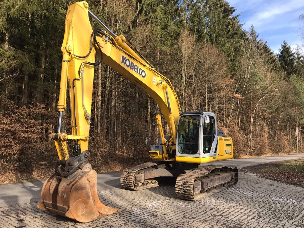 NEW HOLLAND E 215 B - Lintekskavaator: pilt 3 NEW HOLLAND E 215 B - Lintekskavaator: pilt 3