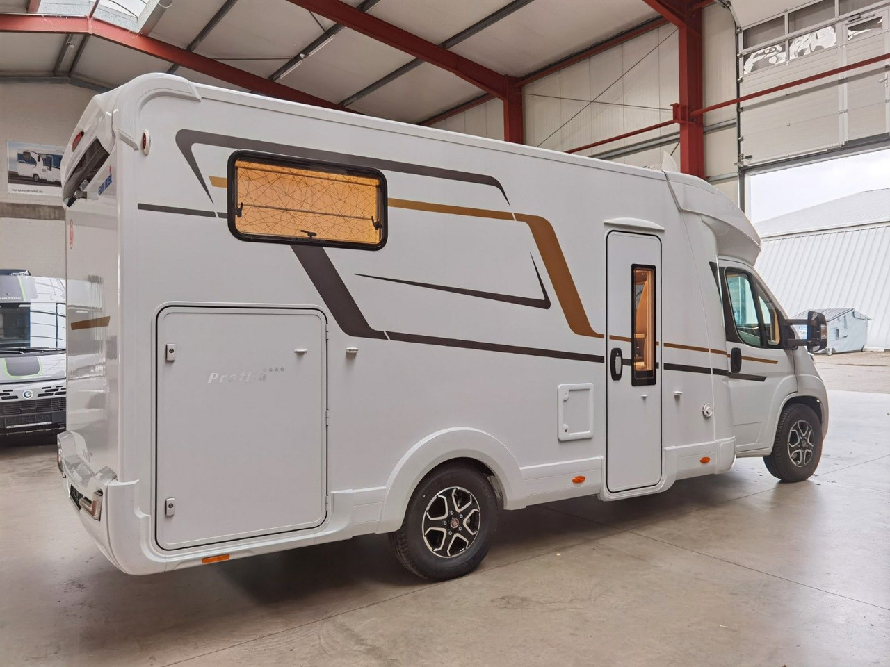 Eura Mobil PROFILA T 695 EB / 140PS/ MONDIAL / EINZELBETTEN - Poolintegreeritud matkaauto: pilt 4 Eura Mobil PROFILA T 695 EB / 140PS/ MONDIAL / EINZELBETTEN - Poolintegreeritud matkaauto: pilt 4