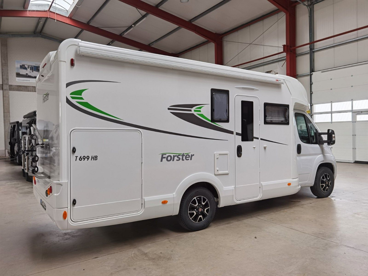 Forster T 699 HB / 140PS / EB - HUBBETT & HECKBETT - Poolintegreeritud matkaauto: pilt 4 Forster T 699 HB / 140PS / EB - HUBBETT & HECKBETT - Poolintegreeritud matkaauto: pilt 4