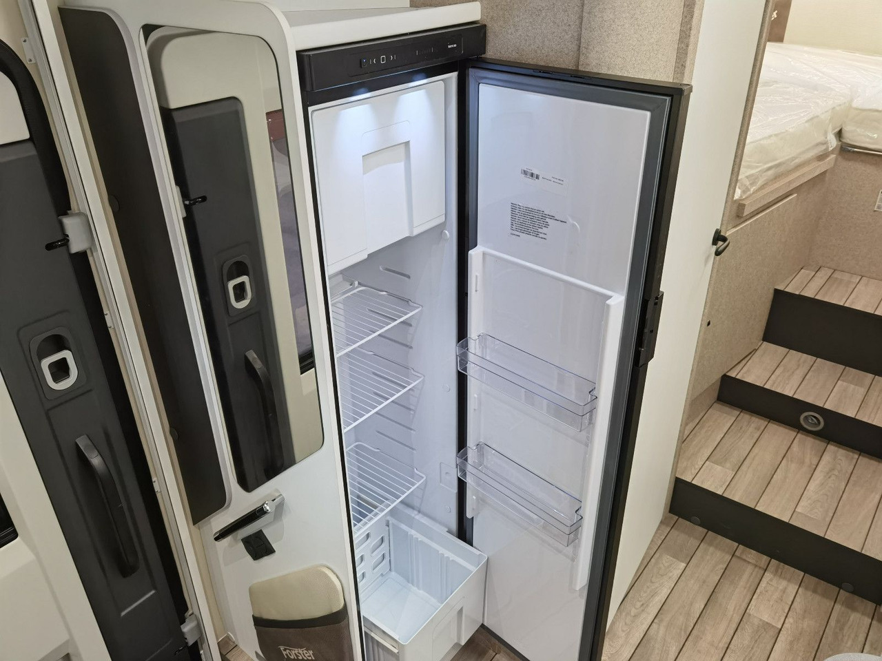 Poolintegreeritud matkaauto Forster T 745 EB / MODELL 2025 / 180 PS / 8.-G.AUTOMATIK: pilt 17