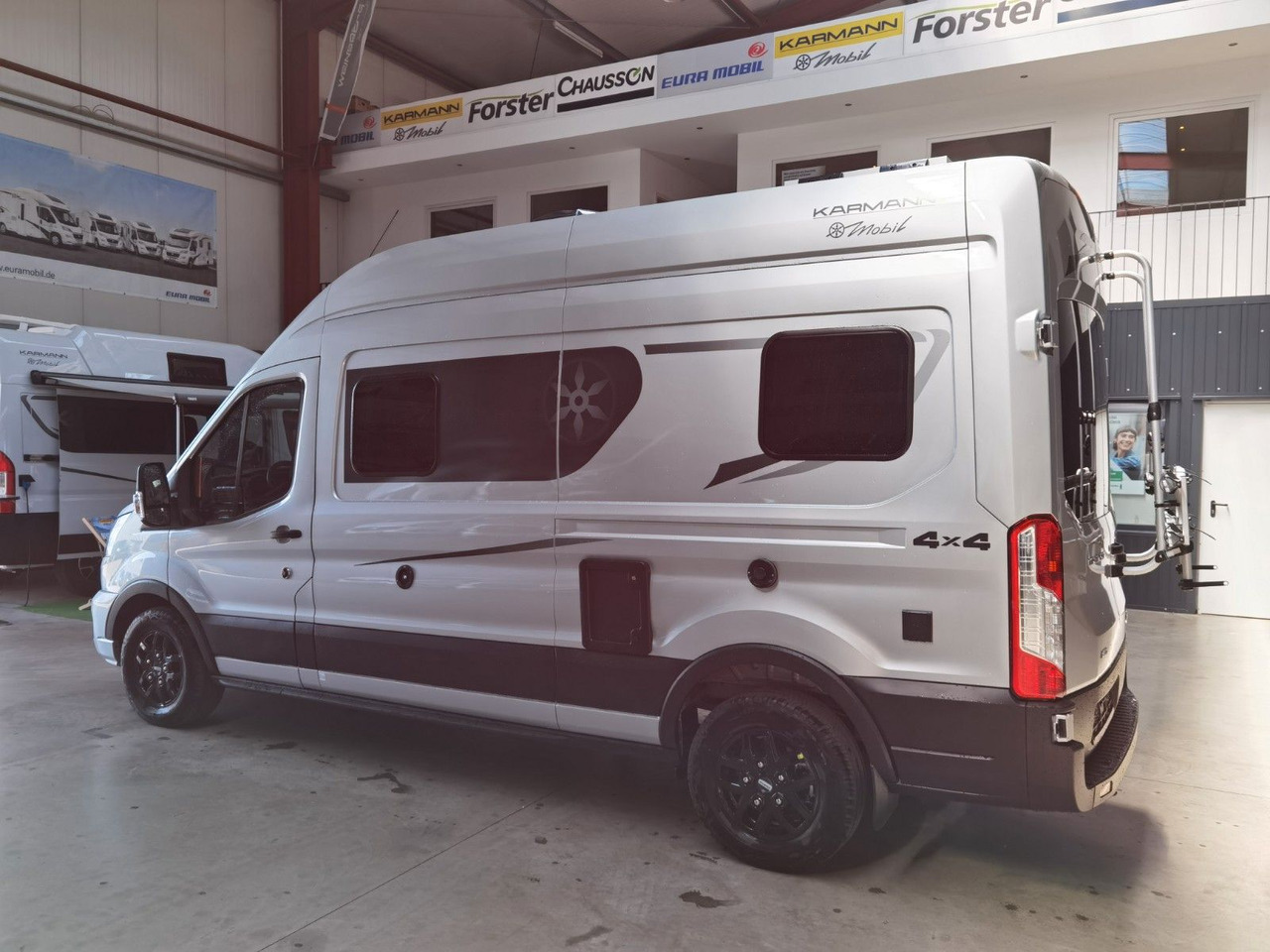 Karmann DEXTER 560 / 170PS - 4x4 / SOLAR & MARKISE & ALU - Campervan: pilt 5 Karmann DEXTER 560 / 170PS - 4x4 / SOLAR & MARKISE & ALU - Campervan: pilt 5