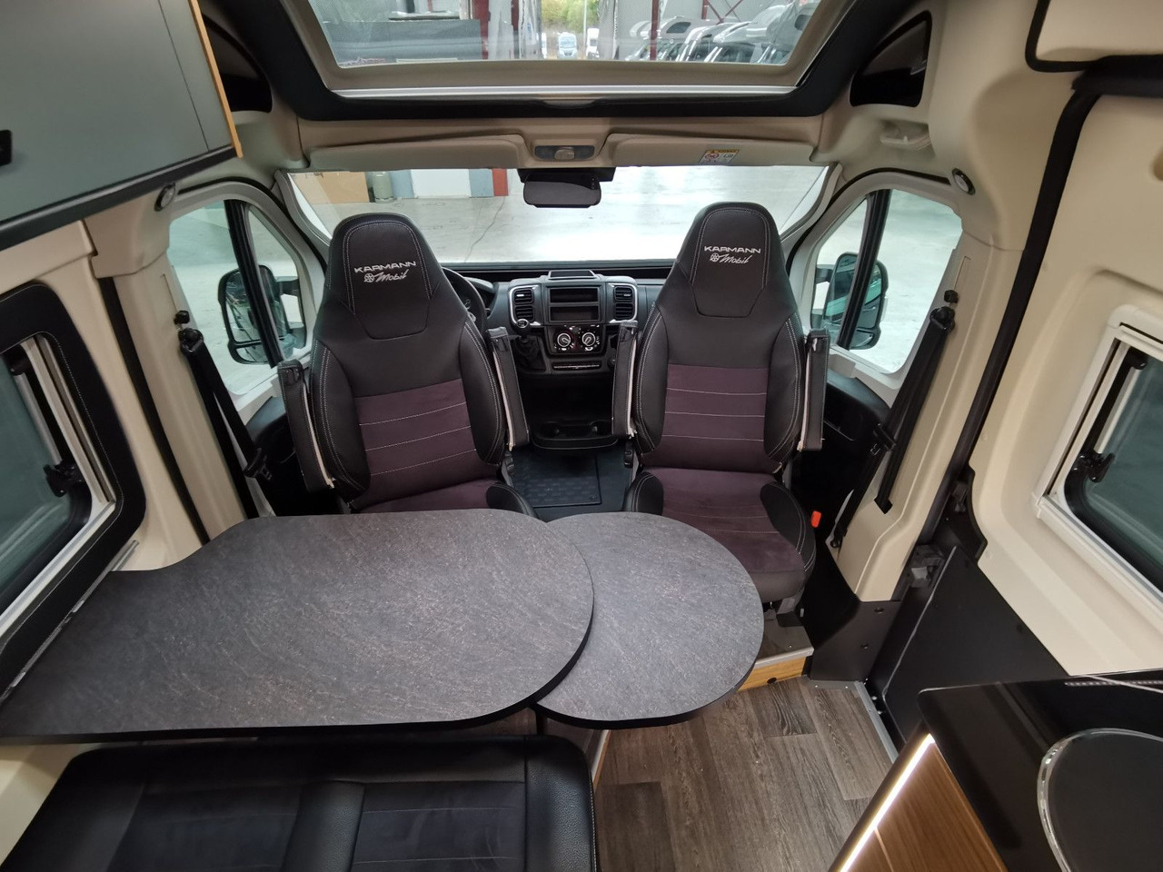 Karmann DEXTER 580 /-MODELL 2026-/ PANORAMA DACHFENSTER - Campervan: pilt 5 Karmann DEXTER 580 /-MODELL 2026-/ PANORAMA DACHFENSTER - Campervan: pilt 5