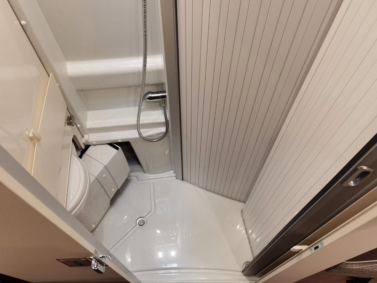 Malibu VAN COMFORT GT- 640 LE / NAVIGATION & KEYLESS liising Malibu VAN COMFORT GT- 640 LE / NAVIGATION & KEYLESS: pilt 20