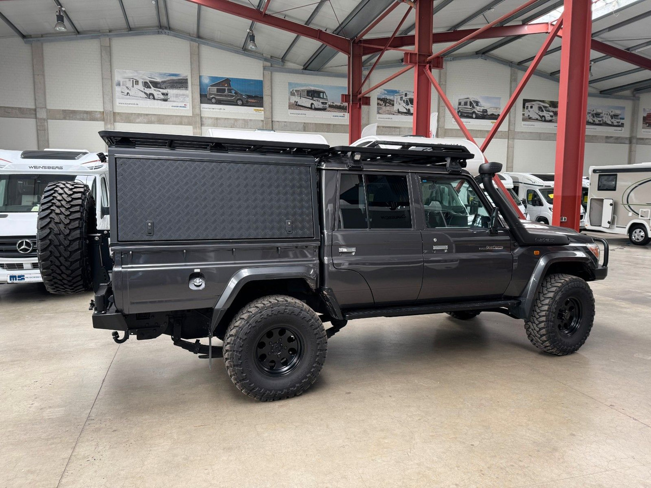 Toyota GRJ 79 DC - VX LIMITED / VIELE EXTRAS - Maastur: pilt 3 Toyota GRJ 79 DC - VX LIMITED / VIELE EXTRAS - Maastur: pilt 3