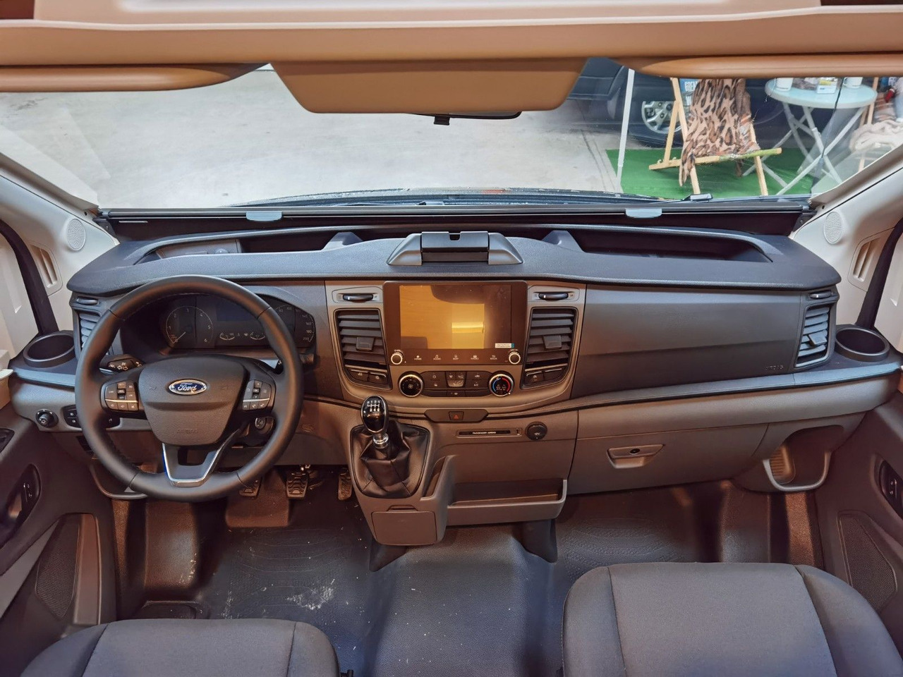 Poolintegreeritud matkaauto Weinsberg CARASUITE 650 MEG /155PS /EINZELBETTEN & HUBBETT: pilt 11