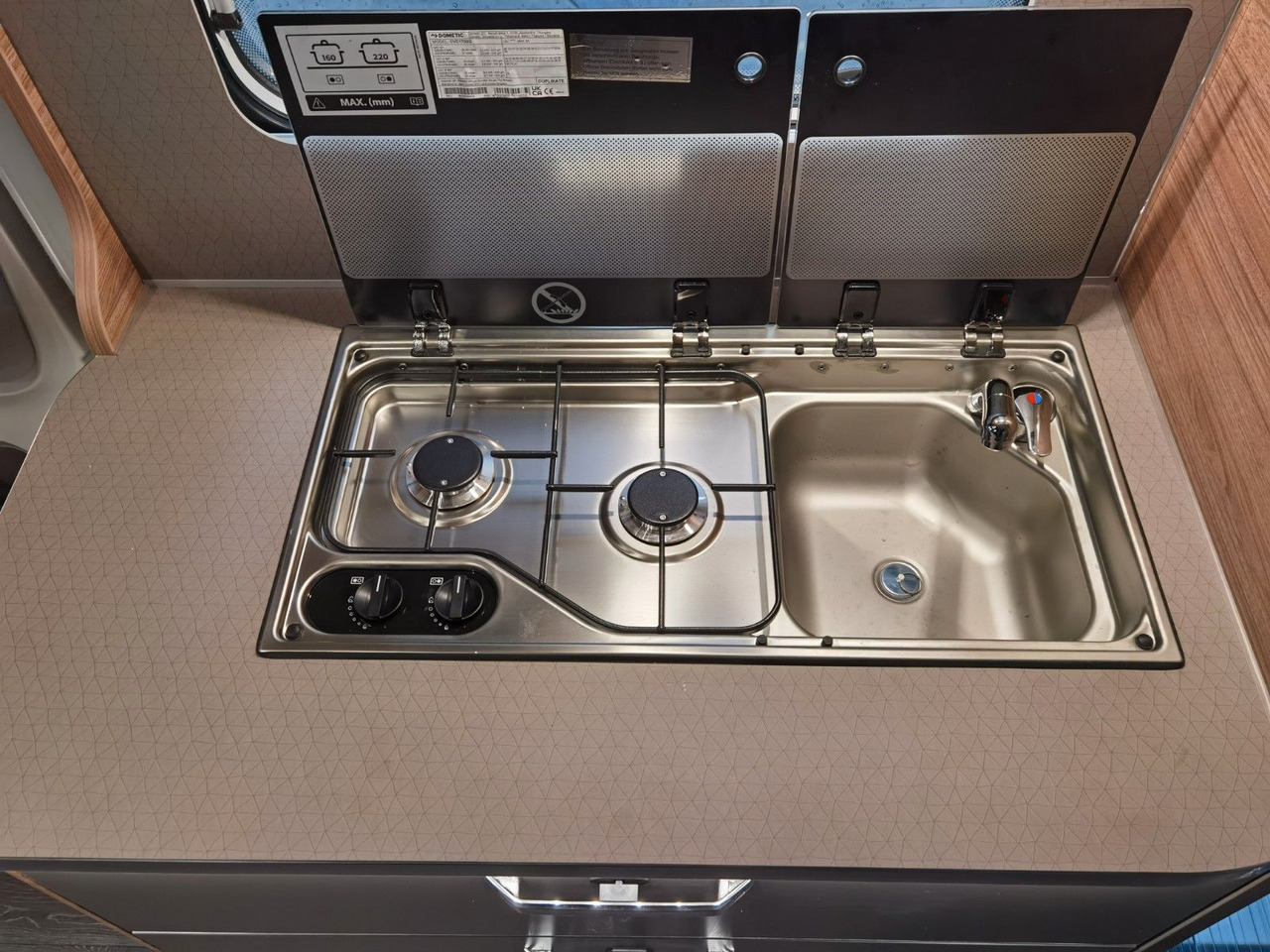 Weinsberg CARASUITE 650 MEG /155PS /EINZELBETTEN & HUBBETT liising Weinsberg CARASUITE 650 MEG /155PS /EINZELBETTEN & HUBBETT: pilt 20