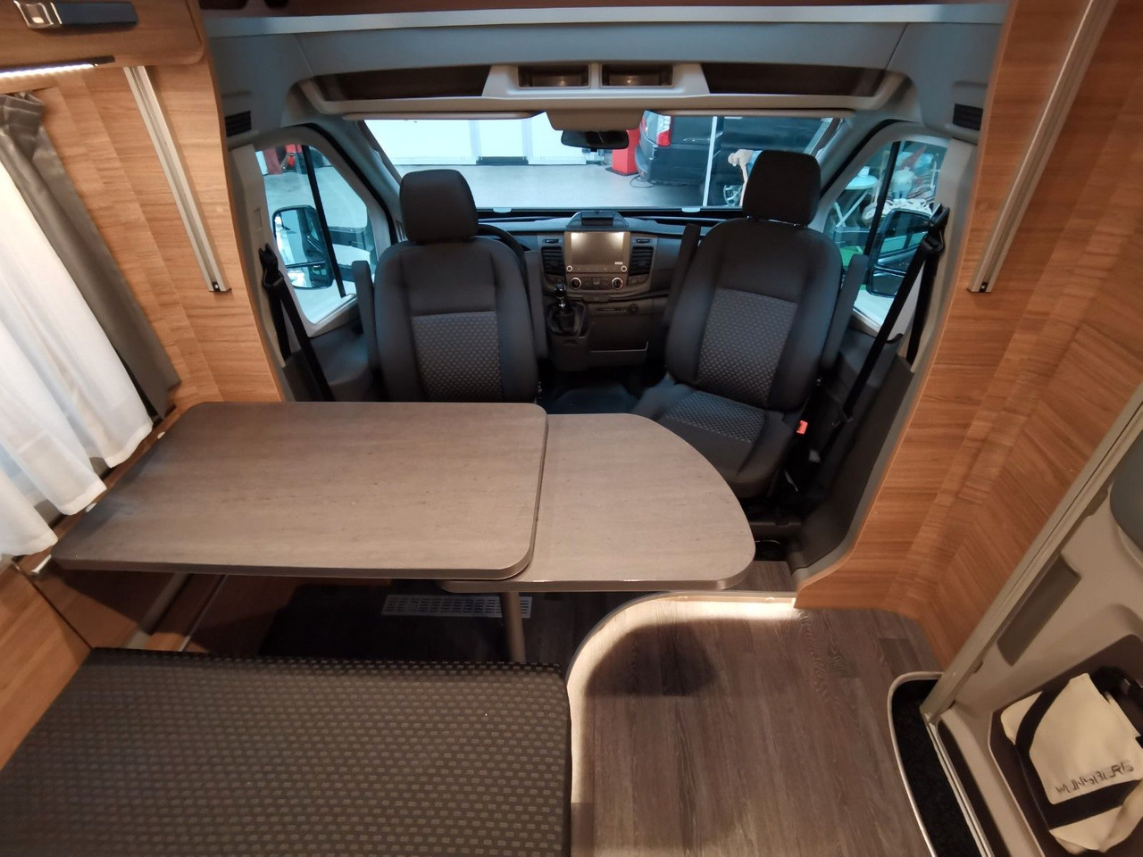 Weinsberg CARASUITE 650 MEG /155PS /EINZELBETTEN & HUBBETT liising Weinsberg CARASUITE 650 MEG /155PS /EINZELBETTEN & HUBBETT: pilt 13