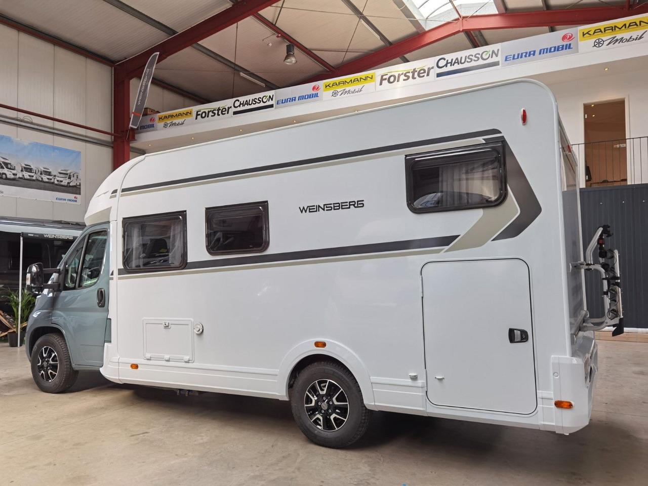 Weinsberg CARASUITE 650 MG / 140PS / HECKBETT & HUBBETT - Poolintegreeritud matkaauto: pilt 5 Weinsberg CARASUITE 650 MG / 140PS / HECKBETT & HUBBETT - Poolintegreeritud matkaauto: pilt 5