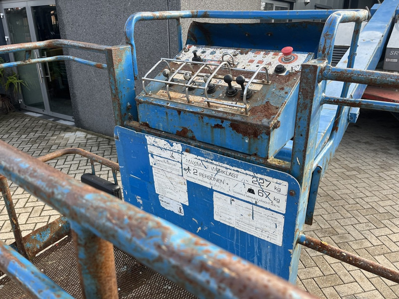 Aichi SR18A telescoop hoogwerker ISUZU diesel rubber pads 2007 AICHI - Teleskooppoom: pilt 2 Aichi SR18A telescoop hoogwerker ISUZU diesel rubber pads 2007 AICHI - Teleskooppoom: pilt 2