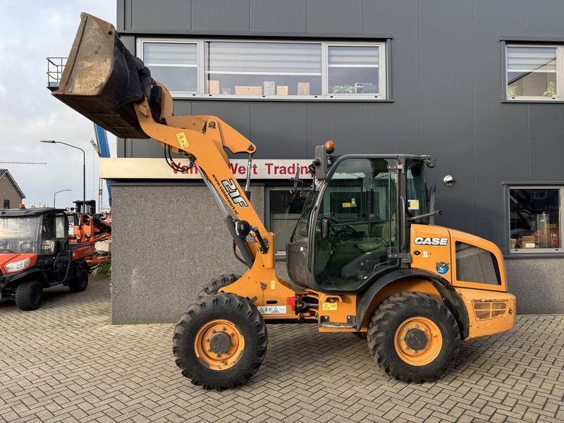 Case 21F Shovel / Radlader / Wheel Loader 2016 Bucket & Forks 3970Hours - Rataslaadur: pilt 1 Case 21F Shovel / Radlader / Wheel Loader 2016 Bucket & Forks 3970Hours - Rataslaadur: pilt 1