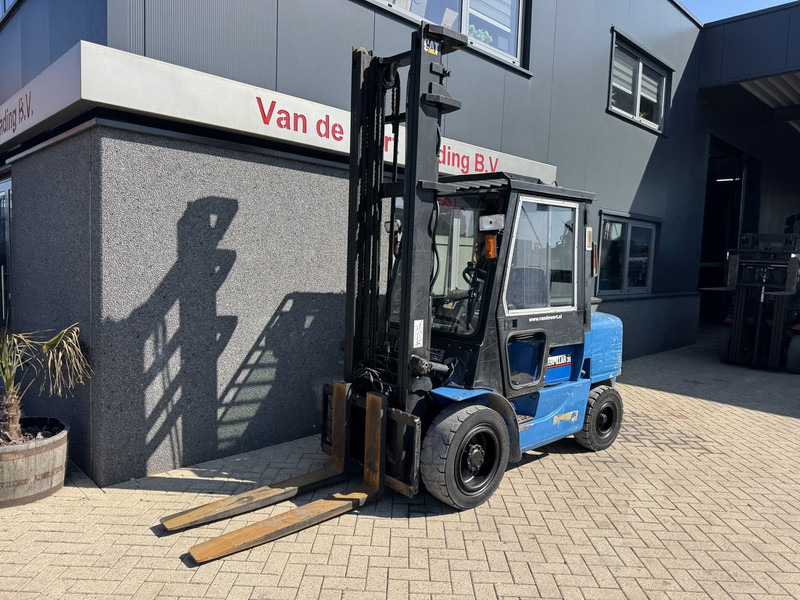 Caterpillar DP35K - Diiseltõstuk: pilt 3 Caterpillar DP35K - Diiseltõstuk: pilt 3