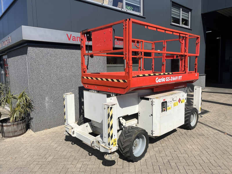 Genie GS 2669 RT Hoogwerker / Arbeitsbuhne - Käärlift: pilt 5 Genie GS 2669 RT Hoogwerker / Arbeitsbuhne - Käärlift: pilt 5