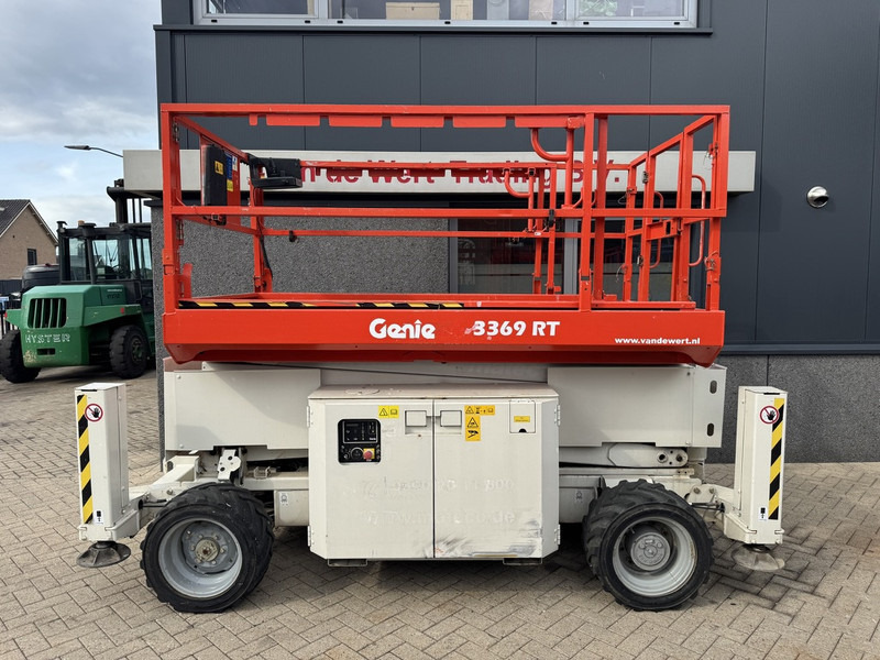 Genie GS 3369 RT Hoogwerker / Arbeitsbuhne 12mtr werkhoogte 4x4 Kubota DIESEL 2013 - Käärlift: pilt 1 Genie GS 3369 RT Hoogwerker / Arbeitsbuhne 12mtr werkhoogte 4x4 Kubota DIESEL 2013 - Käärlift: pilt 1