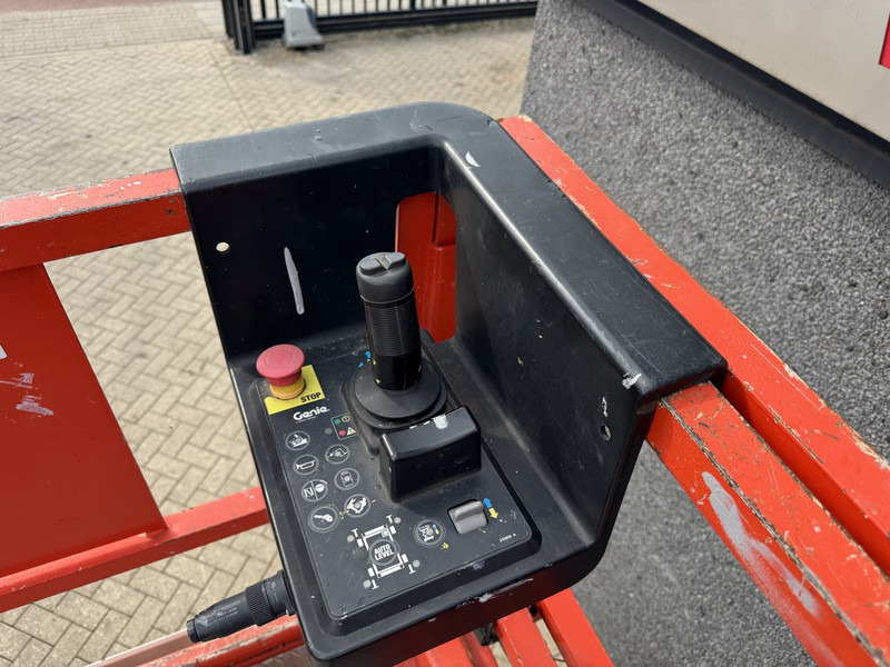 Käärlift Genie GS 3369 RT  Hoogwerker / Arbeitsbuhne 12mtr werkhoogte 4x4 Kubota DIESEL 2013: pilt 9