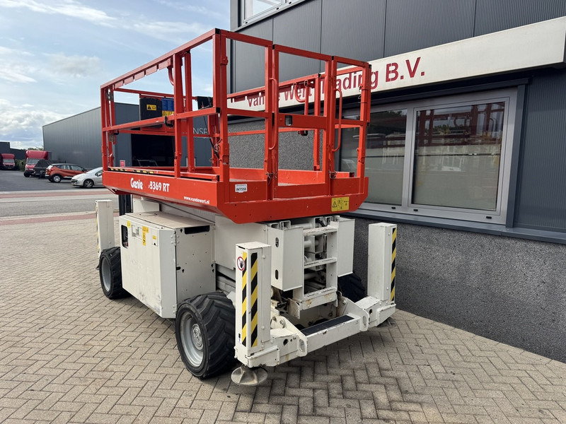 Genie GS 3369 RT Hoogwerker / Arbeitsbuhne 12mtr werkhoogte 4x4 Kubota DIESEL 2013 - Käärlift: pilt 4 Genie GS 3369 RT Hoogwerker / Arbeitsbuhne 12mtr werkhoogte 4x4 Kubota DIESEL 2013 - Käärlift: pilt 4