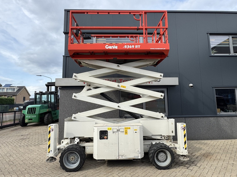 Genie GS 3369 RT Hoogwerker / Arbeitsbuhne 12mtr werkhoogte 4x4 Kubota DIESEL 2013 - Käärlift: pilt 5 Genie GS 3369 RT Hoogwerker / Arbeitsbuhne 12mtr werkhoogte 4x4 Kubota DIESEL 2013 - Käärlift: pilt 5
