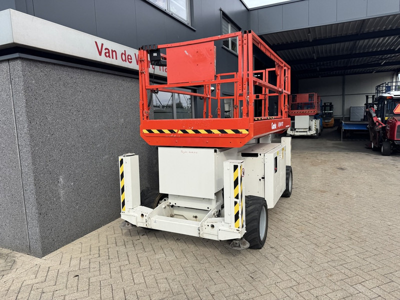 Genie GS 3369 RT Hoogwerker / Arbeitsbuhne 12mtr werkhoogte 4x4 Kubota DIESEL 2013 - Käärlift: pilt 3 Genie GS 3369 RT Hoogwerker / Arbeitsbuhne 12mtr werkhoogte 4x4 Kubota DIESEL 2013 - Käärlift: pilt 3