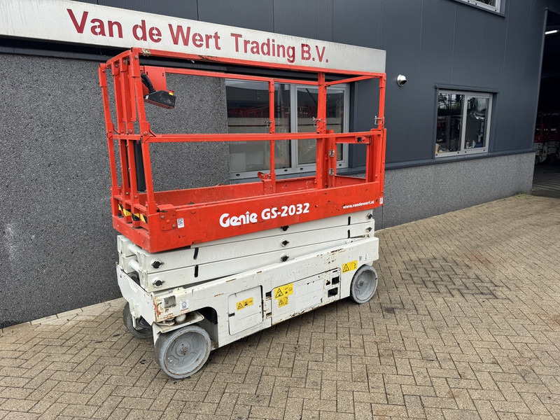 Genie GS2032 schaarlift schaar hoogwerker 2013 uur 8mtr werkhoogte - Käärlift: pilt 2 Genie GS2032 schaarlift schaar hoogwerker 2013 uur 8mtr werkhoogte - Käärlift: pilt 2