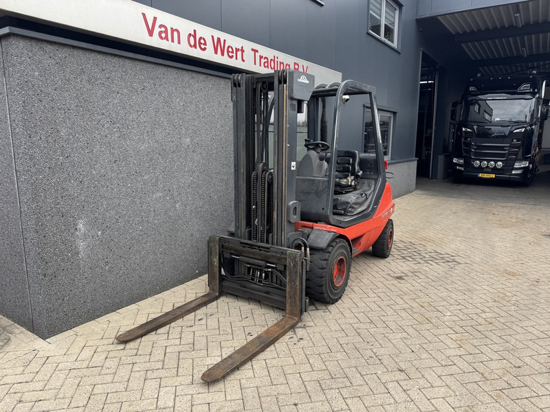 Linde H30T-03 Triplo 475 Freelift/Sideshift/4e functie LPG 1998 - Gaasitõstuk: pilt 3 Linde H30T-03 Triplo 475 Freelift/Sideshift/4e functie LPG 1998 - Gaasitõstuk: pilt 3