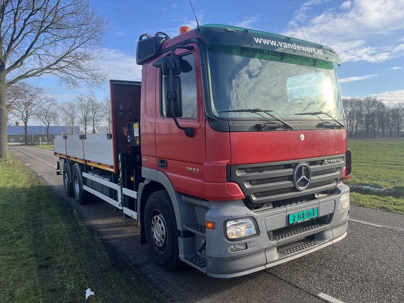 Mercedes-Benz ACTROS 2832 - MKG HKL140 - automaat - EURO5 -lift/stuur as - 600dkm - 2006 - Madelveok/ Platvormveok, Kraanaga veoauto: pilt 4 Mercedes-Benz ACTROS 2832 - MKG HKL140 - automaat - EURO5 -lift/stuur as - 600dkm - 2006 - Madelveok/ Platvormveok, Kraanaga veoauto: pilt 4