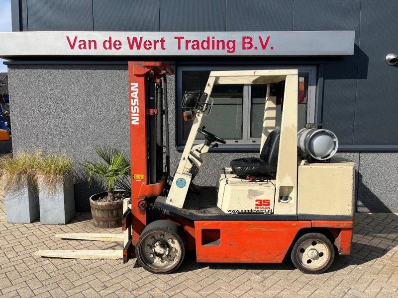 Nissan FG35U heftruck dulpo310 freelift 3e functie LPG COMPACT - Gaasitõstuk: pilt 1 Nissan FG35U heftruck dulpo310 freelift 3e functie LPG COMPACT - Gaasitõstuk: pilt 1