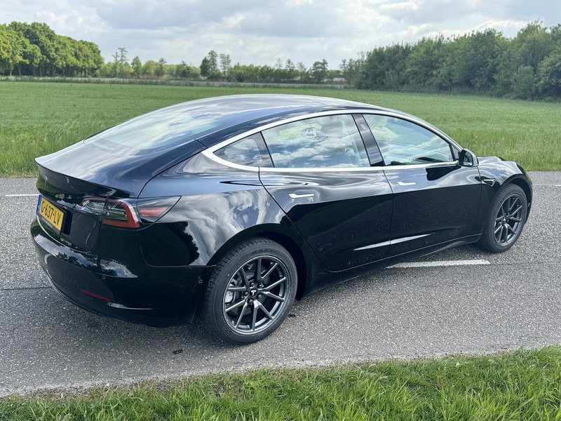Tesla Model 3 - Auto: pilt 4 Tesla Model 3 - Auto: pilt 4