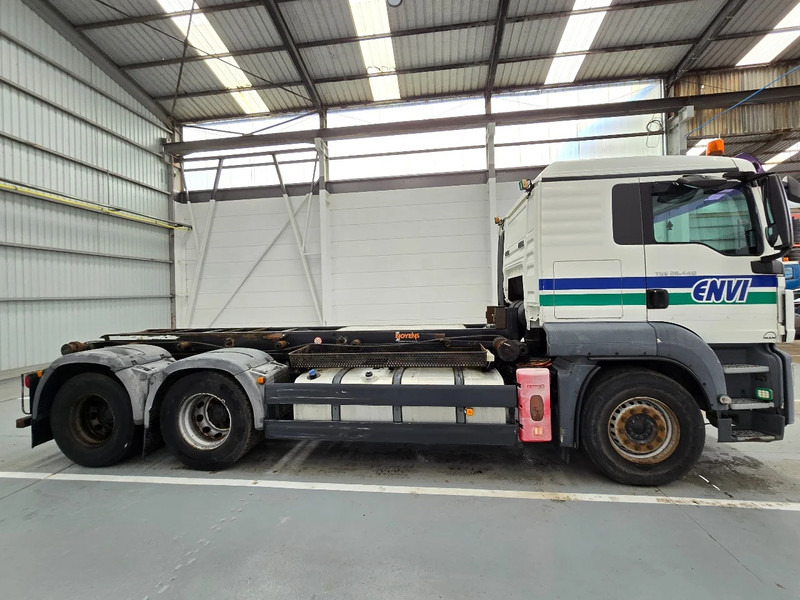 MAN TGS 28.440 6x2 / EURO 5 / AIRCO / LIFTAS / 10 roues - 10 tyres - Kabiinišassiiga veoauto: pilt 4 MAN TGS 28.440 6x2 / EURO 5 / AIRCO / LIFTAS / 10 roues - 10 tyres - Kabiinišassiiga veoauto: pilt 4