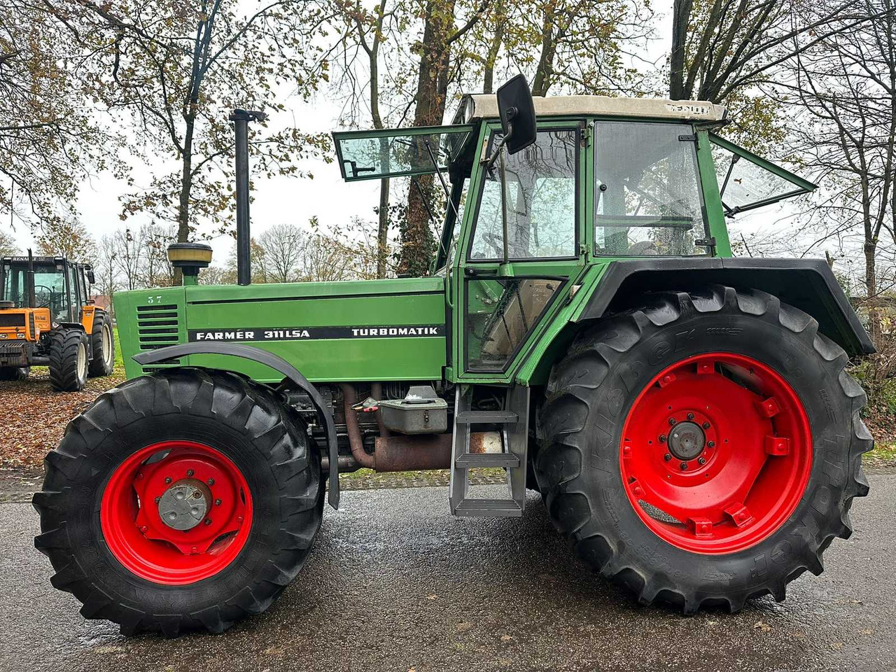 1984 FENDT FARMER 311 LSA ALL-WHEEL DRIVE FARM TRACTOR - Traktor: pilt 2 1984 FENDT FARMER 311 LSA ALL-WHEEL DRIVE FARM TRACTOR - Traktor: pilt 2