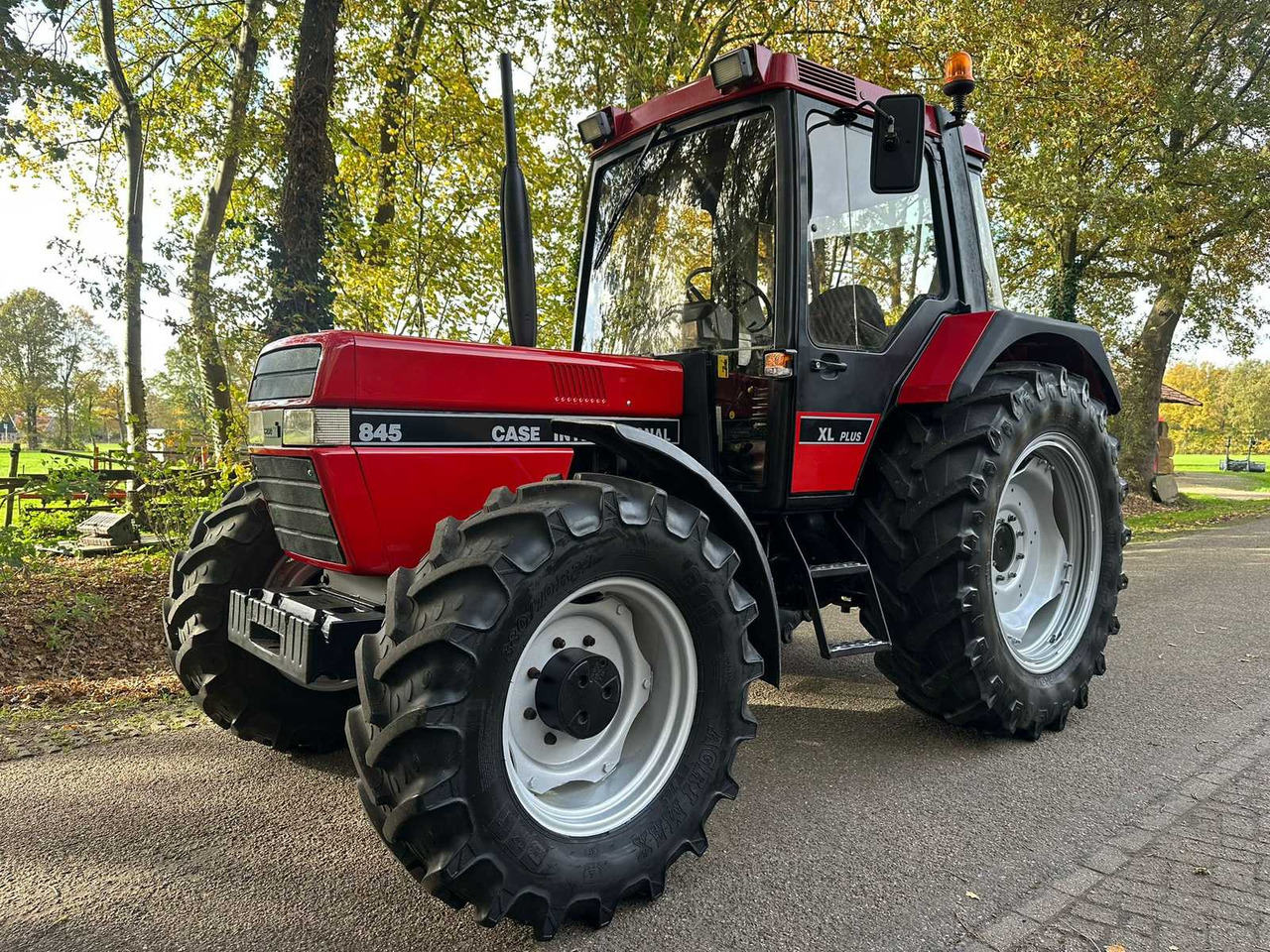 1992 CASE INTERNATIONAL 845 844 XLA PLUS ALL-WHEEL DRIVE FARM TRACTOR - Traktor: pilt 1 1992 CASE INTERNATIONAL 845 844 XLA PLUS ALL-WHEEL DRIVE FARM TRACTOR - Traktor: pilt 1