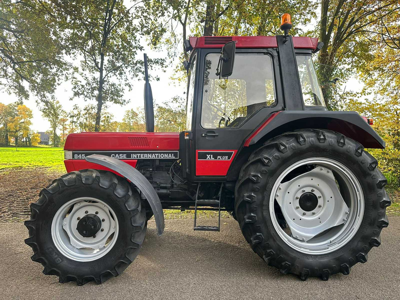 1992 CASE INTERNATIONAL 845 844 XLA PLUS ALL-WHEEL DRIVE FARM TRACTOR - Traktor: pilt 3 1992 CASE INTERNATIONAL 845 844 XLA PLUS ALL-WHEEL DRIVE FARM TRACTOR - Traktor: pilt 3