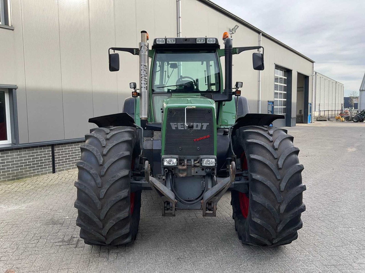 2000 FENDT FAVORIT 816 ALL-WHEEL DRIVE AGRICULTURAL TRACTOR - Traktor: pilt 3 2000 FENDT FAVORIT 816 ALL-WHEEL DRIVE AGRICULTURAL TRACTOR - Traktor: pilt 3